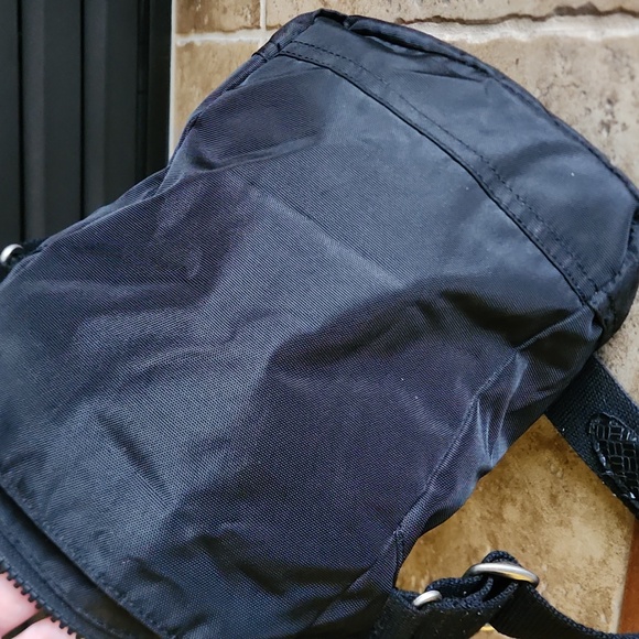 Columbia black unisex cross body bag with adjustable shoulder strap - Picture 4 of 9